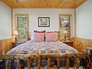 4 bedrooms, iron/ironing board, internet, bed sheets - Above It All- Cabin, Hot Tub, Pet Friendly, Pool Table, Mtn View, Gas Fireplace (Seven Devil's)