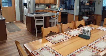 TILAVA!! Upea maa KOTI KOTIVAT JALKATALOUKSESSA 9 AKRISSA! SUURI SIJAINTI!