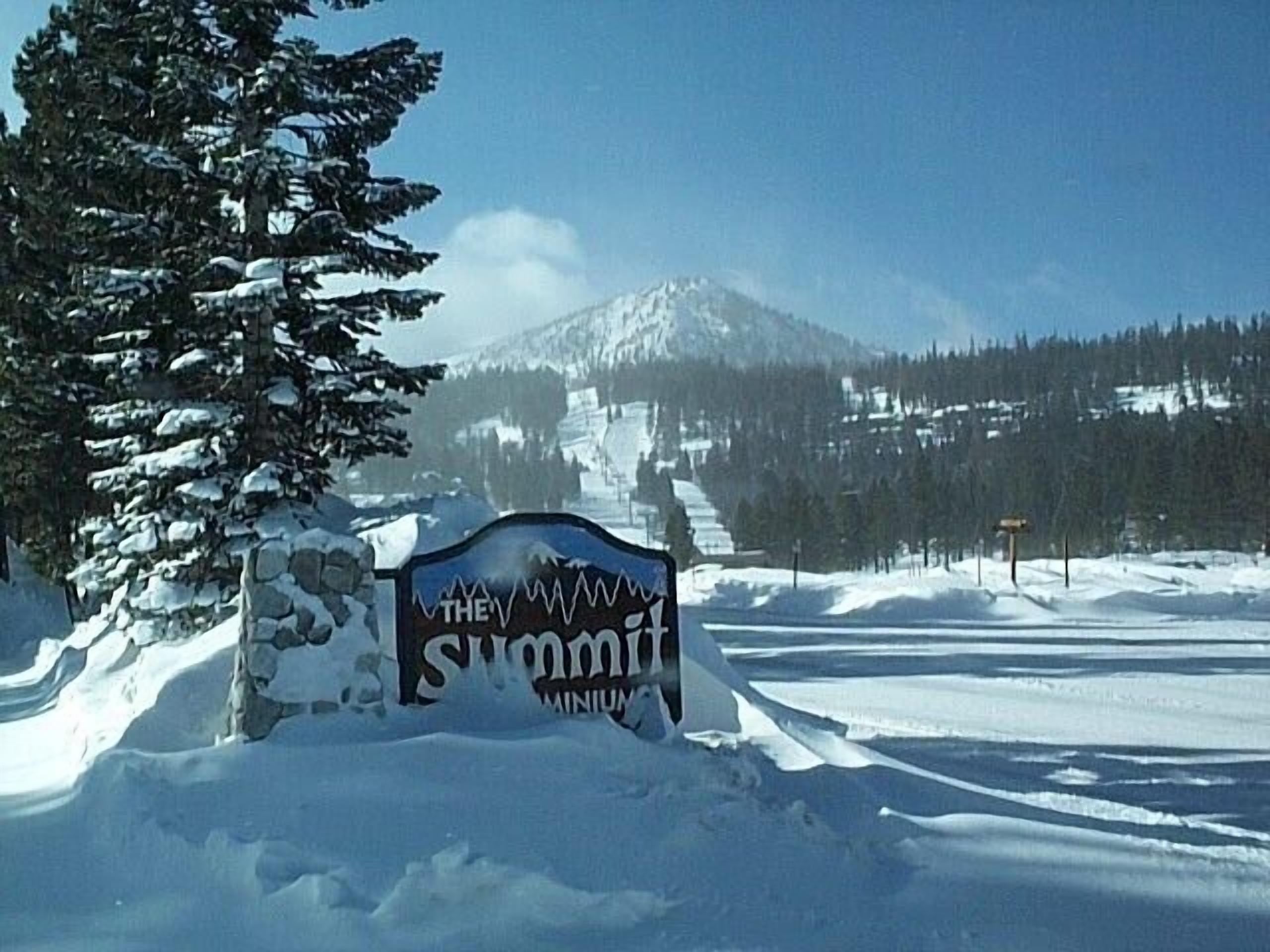 Steps From Eagle Express - Central Location - In Summit Resort w/Full Amenities