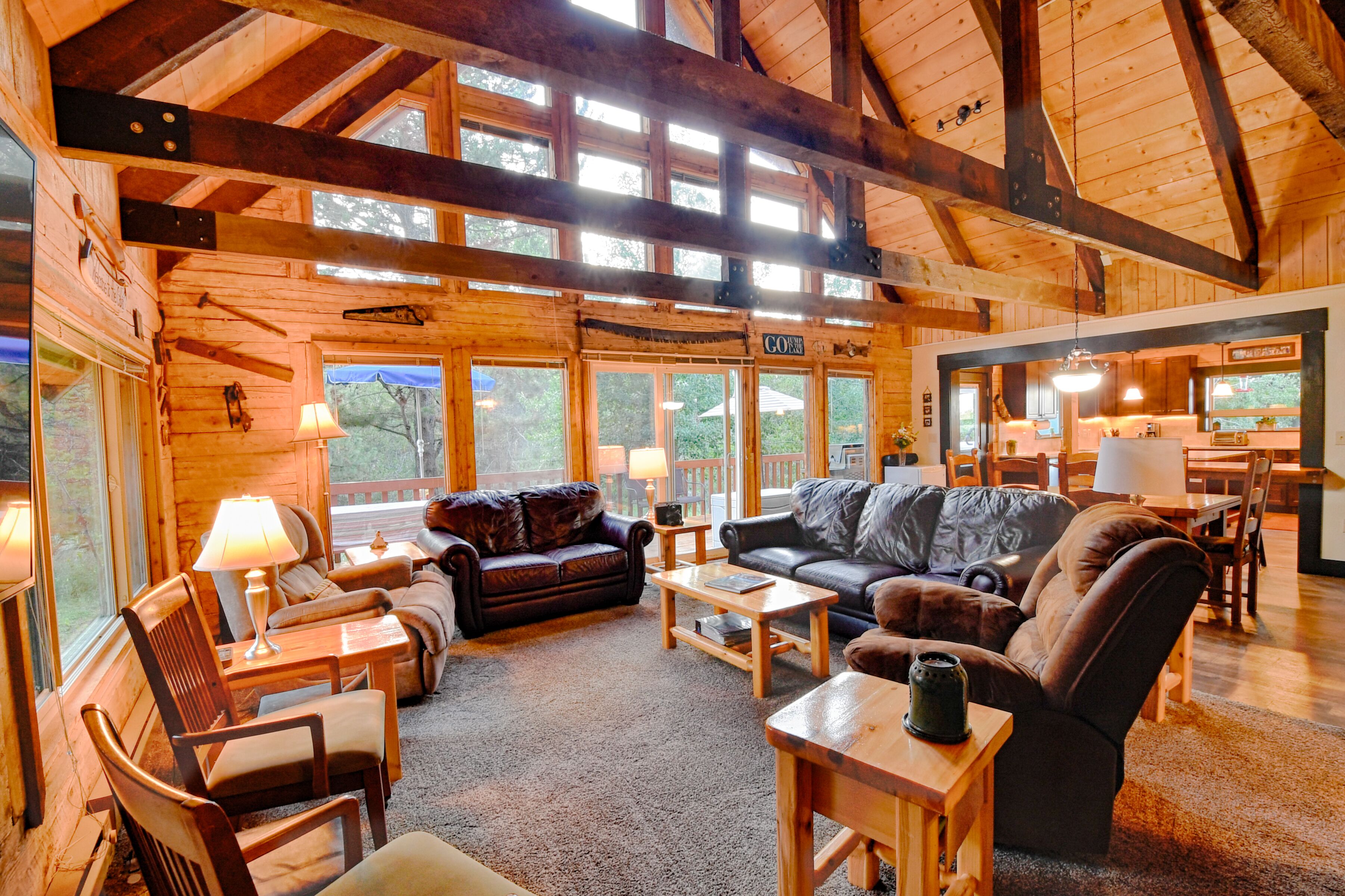 Mountain Cabin w/ Hot Tub & Views - Memory Maker!
