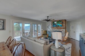 Flat-screen TV, fireplace