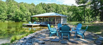 Waterfront bor på den private siden av Lake Anna 3+ acre eiendom! Nytt hjem!