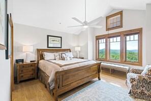 3 makuuhuonetta, silitysrauta/-lauta, ilmainen Wi-Fi, vuodevaatteet