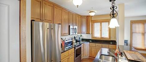 غسالة أطباق، ماكينة لصنع القهوة/الشاي، مستلزمات طهي/أطباق/أوعية