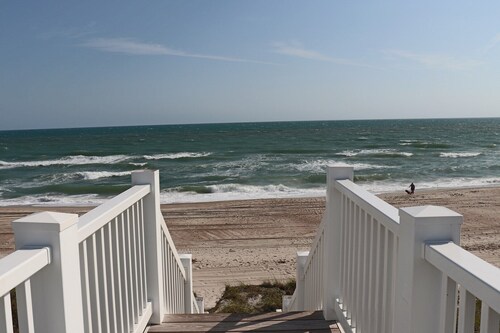 Oceanfront 5BR w/ Private Pool, Deck & Beach Access