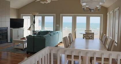 Emerald Isle Oceanfront 5 Bedroom 1/2 Duplex with Private Pool (Alquile ambos lados para grupos más grandes)