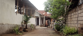 Duyung Rooms and Resto
