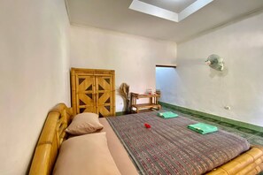 Bureau, draps fournis