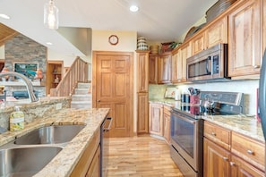 غسالة أطباق، ماكينة لصنع القهوة/الشاي، مستلزمات طهي/أطباق/أوعية