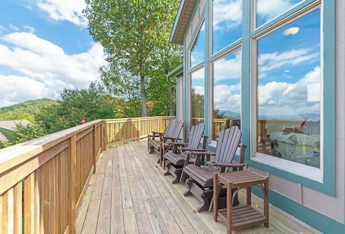 Family's Jewel - Mtn Views, Gated Resort, Indoor/Outdoor Pools & Hot Tub