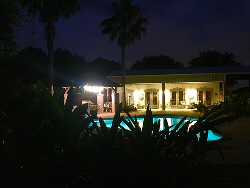 Cajun Getaway: "Home Away From Home"  A little piece of paradise. Very relaxing.