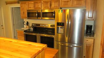 ثلاجة، ميكروويف، فرن، موقد طهي مسطح