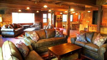 TV, fireplace, DVD player, books