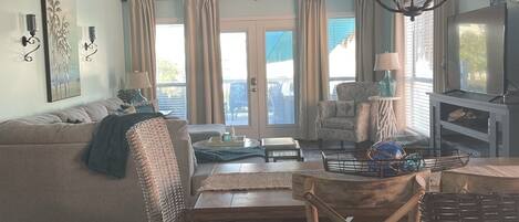 Smart TV, reproductor de DVD y libros