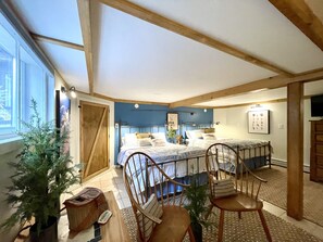 5 bedrooms, iron/ironing board, free WiFi, bed sheets