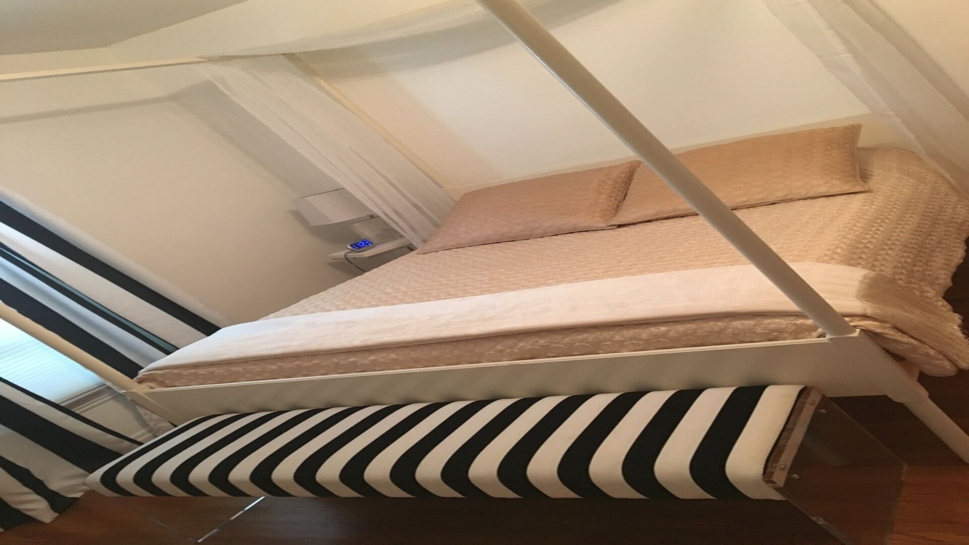 Retro Ranch With Private Indoor Pool & Sauna <br>St Louis, MO  