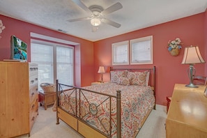 2 bedrooms, iron/ironing board, internet, bed sheets