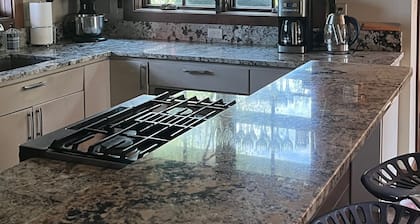 Elk Cottage In Town! Unique Three Bedroom Townhouse with Mountain Views