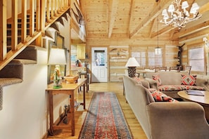 TV - Rainbow's End-Log Cabin, Pet friendly, Ponds, Fireplace, Close to Attractions (Banner Elk)