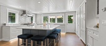 The Meeting House: 023-O  Private Orleans resort-style compound: heated pool/spa, fire pit & cabana