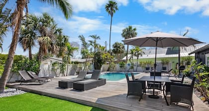 Island West Villa! Pool, BBQ, and Walk to Beach!