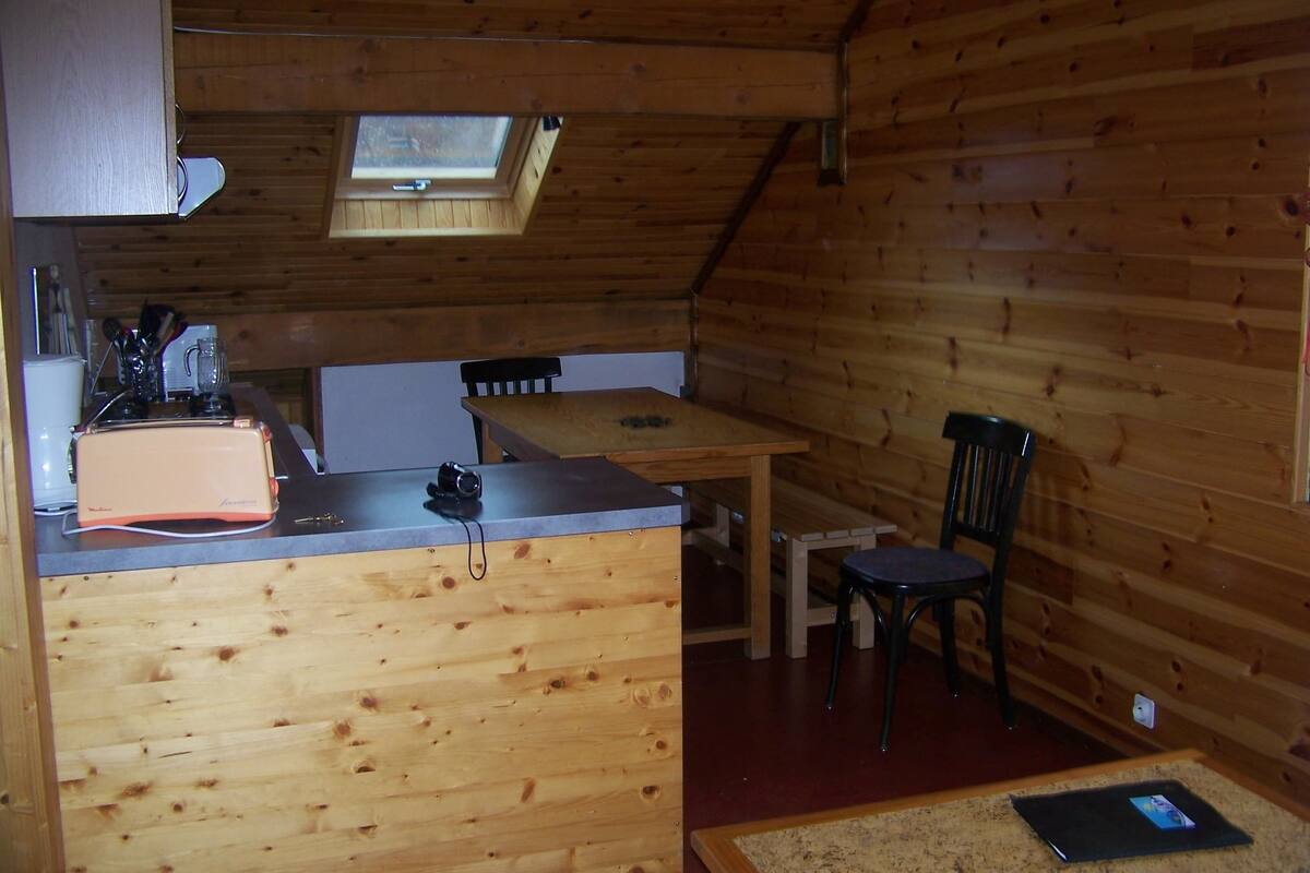 Appartement, 2 chambres | Repas dans la chambre