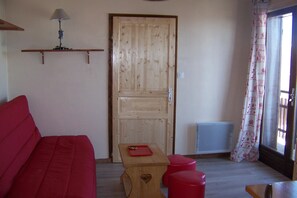 Apartment, 1 Bedroom | Living room - Camping Caravaneige du Col (Fontcouverte-la-Toussuire)