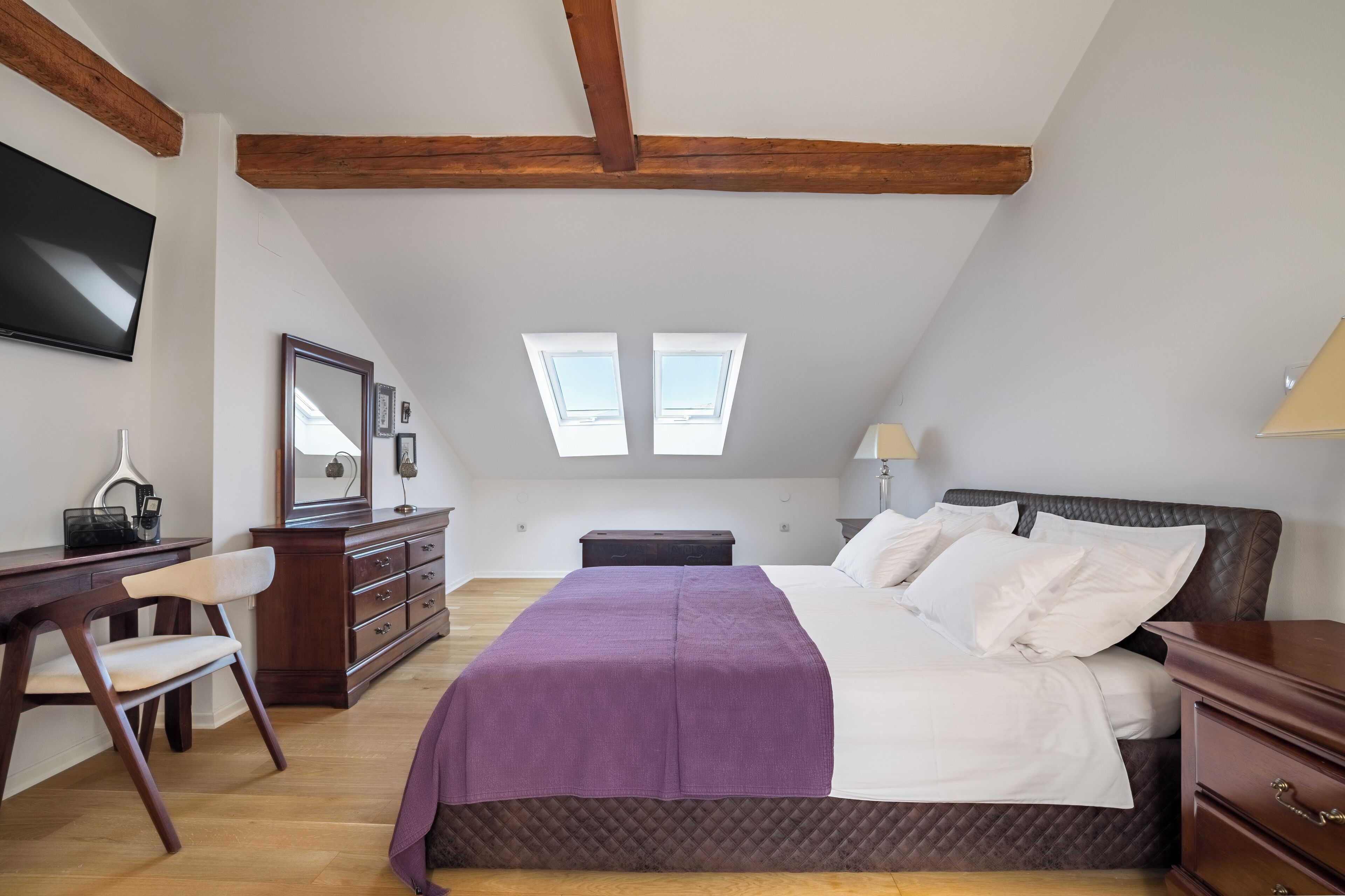 Luxury Apartment | 1 bedroom, premium bedding, down comforters, memory foam beds