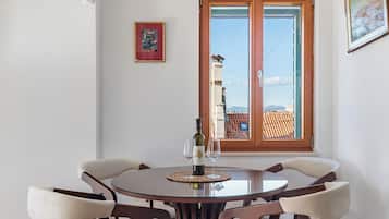 Luxury Apartment | Dining room