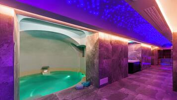 Couples treatment room(s), sauna, hot tub, massages