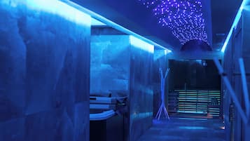 Couples treatment room(s), sauna, hot tub, massages