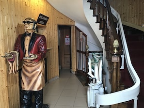 Interior entrance - Hostal Puerto (Somosierra)