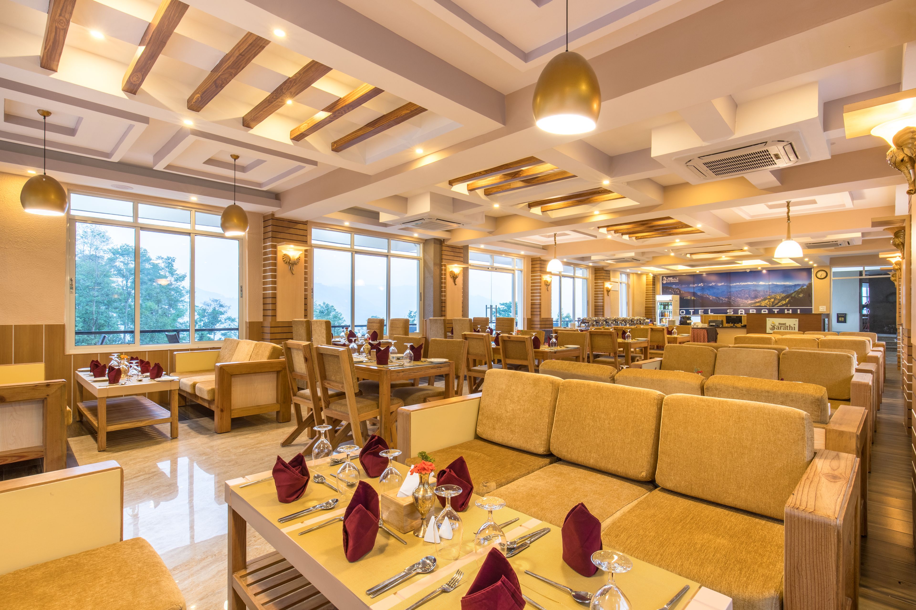 Se sirven desayunos, almuerzos y cenas; cocina internacional