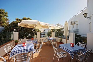 Free daily local cuisine breakfast - Hostal La Posada de Conil (Conil de la Frontera)