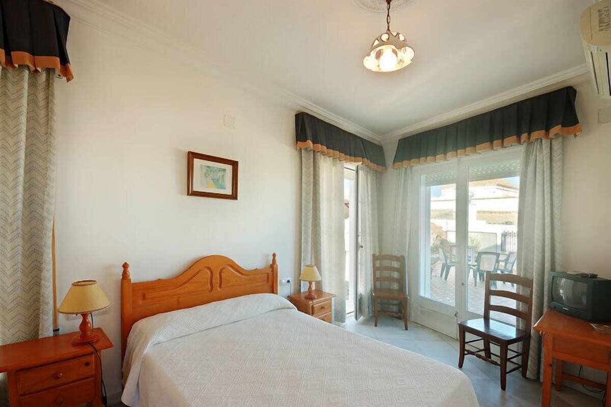Double Room, Terrace | Cribs (free), WiFi (free), bed sheets