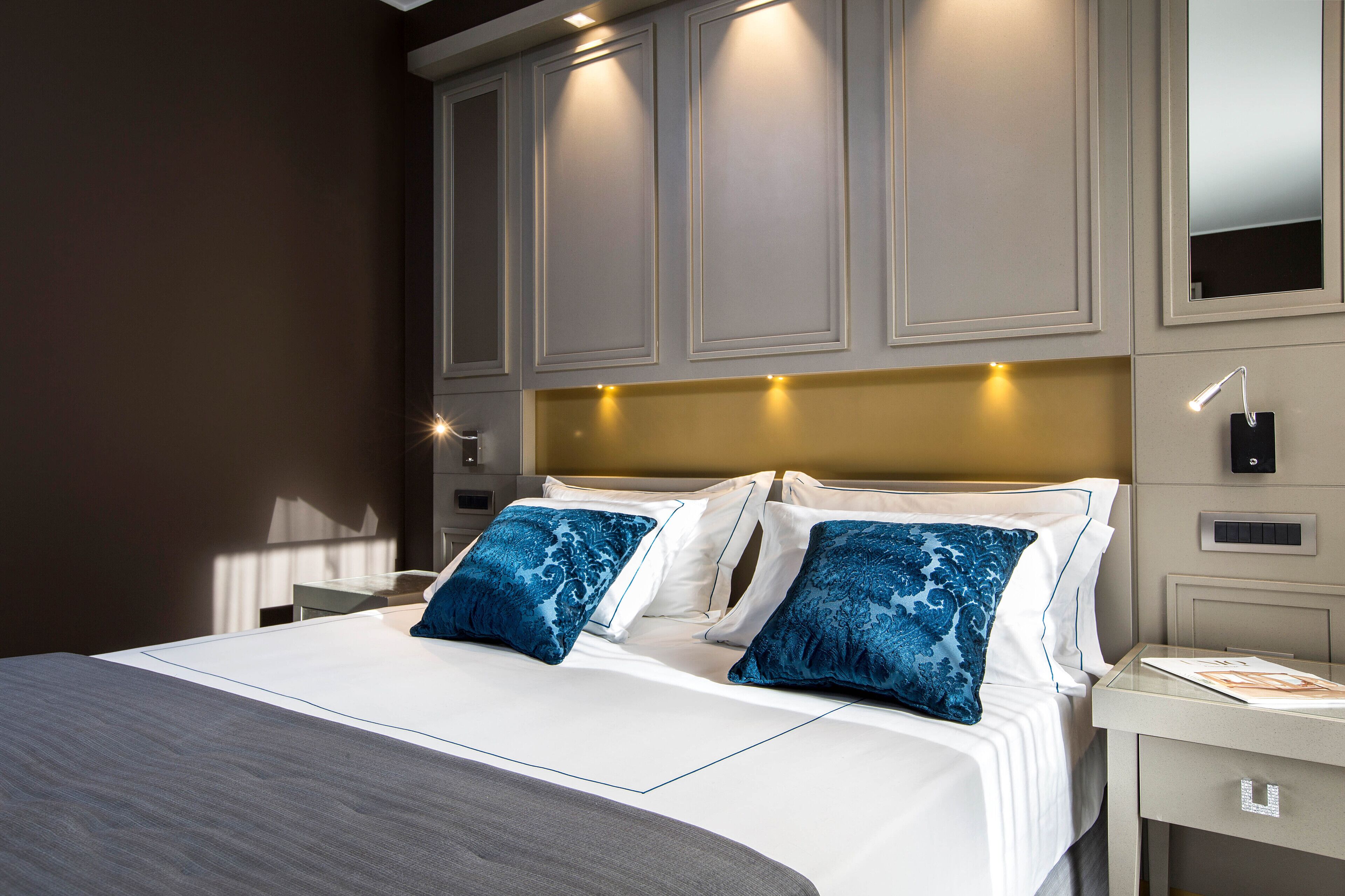 1 bedroom, premium bedding, down duvets, minibar