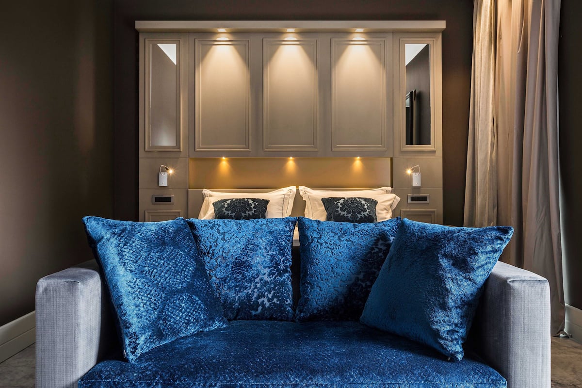 1 bedroom, premium bedding, down duvets, minibar