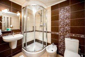 Desk, laptop workspace, blackout drapes, iron/ironing board - Hotel & SPA Pysanka (Lviv)