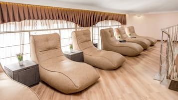 Sauna, hot tub, steam room