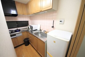 独立别墅, 2 间卧室, 无烟房 | 私人简易厨房 | 冰箱、微波炉、炉灶、厨具/餐具