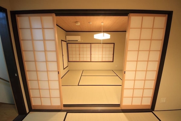 独立别墅, 2 间卧室, 无烟房 | 2 多间卧室、特色装修、办公桌、遮光窗帘