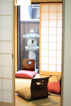 Maison, 2 chambres, non-fumeur | 2 chambres, décor unique, bureau, rideaux d’obscurcissement