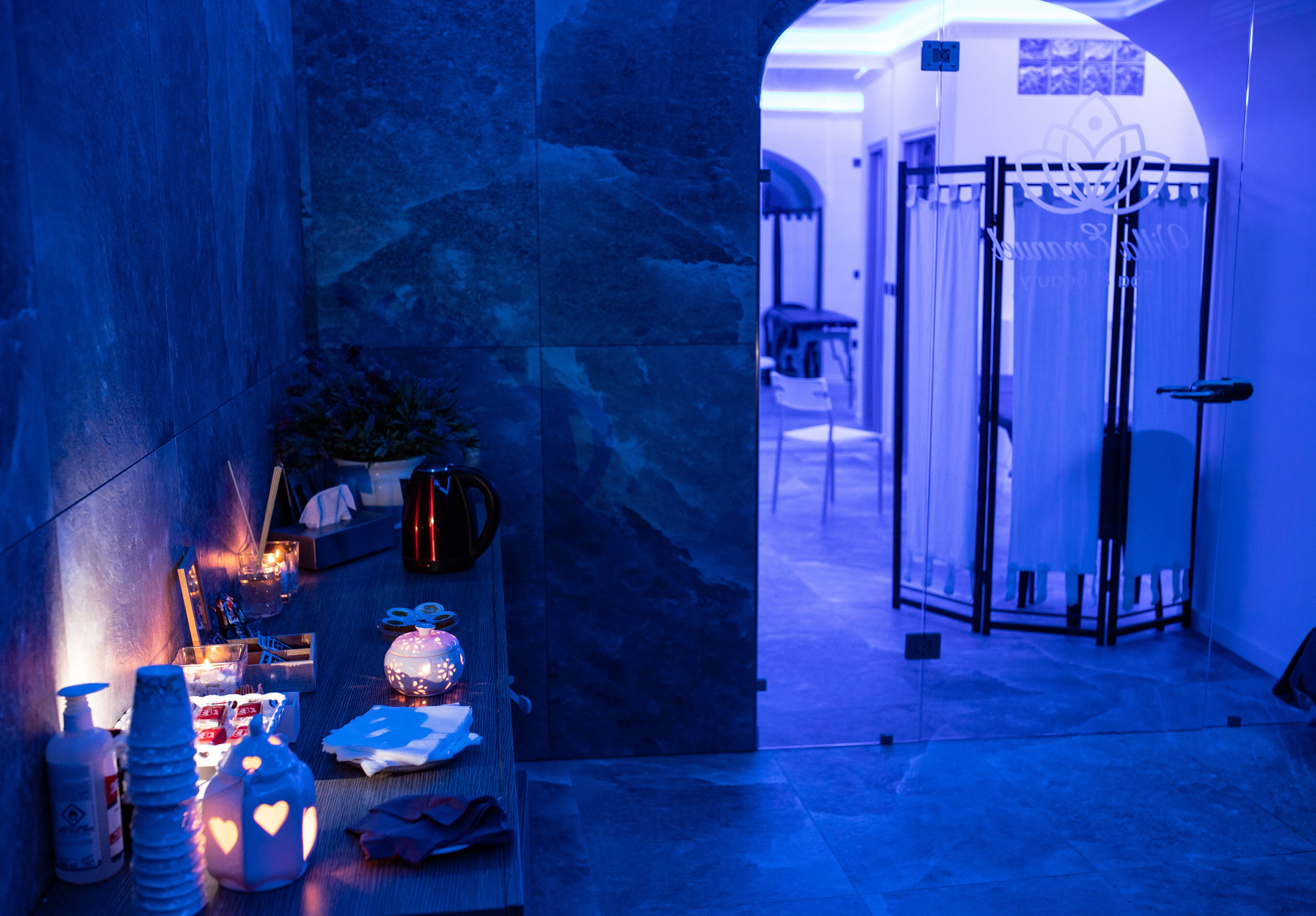 Couples treatment rooms, Turkish bath, deep-tissue massages