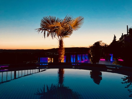 Piscina al aire libre. perfect lifestyle Design Boutique & Private SPA