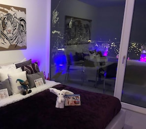 Quarto casal luxo, sacada | Roupas de cama de algodão egípcio, roupas de cama premium, frigobar