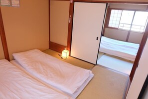 Hus - 2 sovrum - icke-rökare | 2 sovrum, individuell inredning, unika möbler och skrivbord