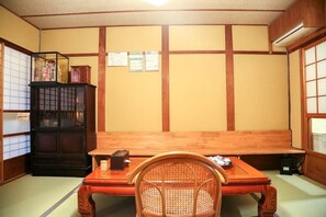 บ้านพัก, 2 ห้องนอน, ปลอดบุหรี่ | 2 ห้องนอน, ห้องพักตกแต่งอย่างมีเอกลักษณ์, ตกแต่งพิเศษโดยเฉพาะ, โต๊ะทำงาน