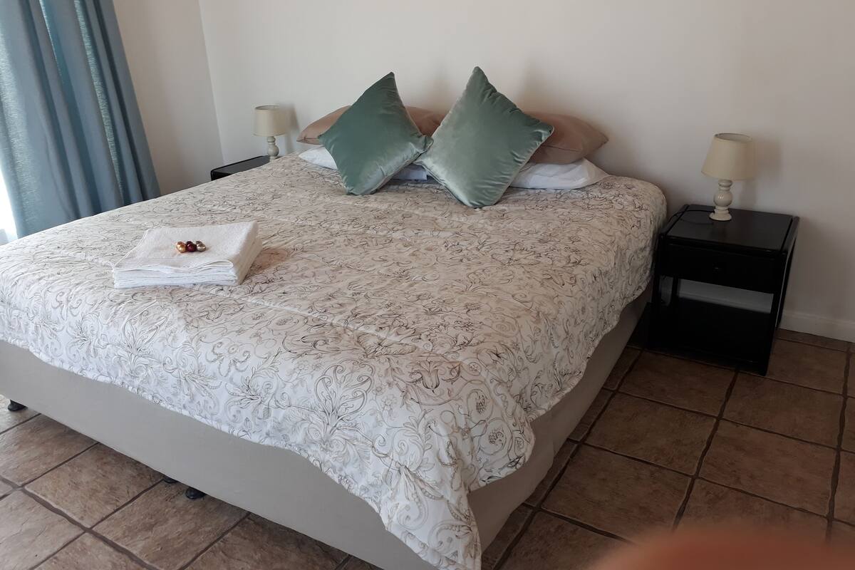 Double Room (Four Five Seconds) | Wi-fi percuma, cadar katil 