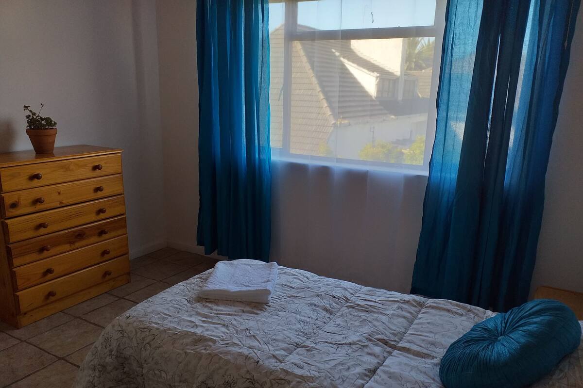 Room (Three Little Birds) | Wi-fi percuma, cadar katil 
