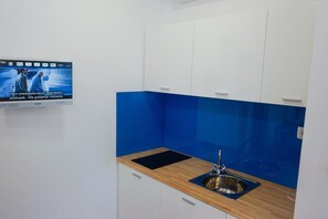 开间 | 私人简易厨房 | 冰箱、炉灶、厨具/餐具